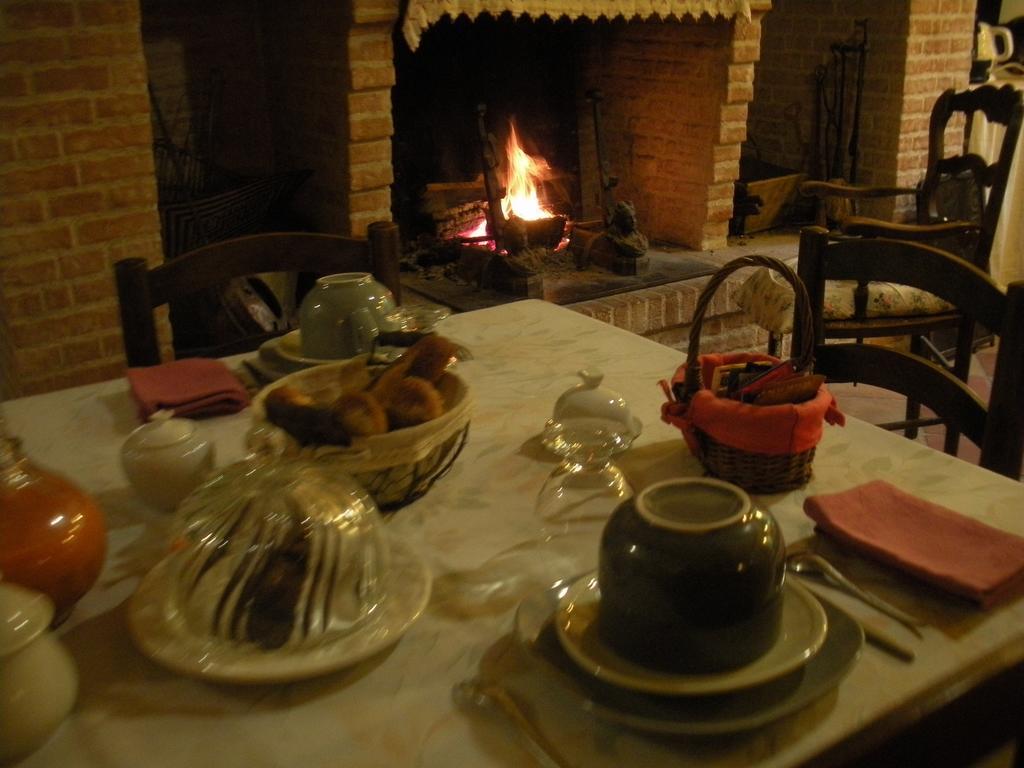 Ferme Saint Joseph Acomodação com café da manhã Le Fousseret Exterior foto